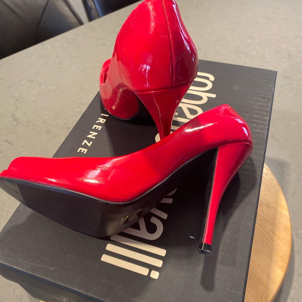 red high heel shoes